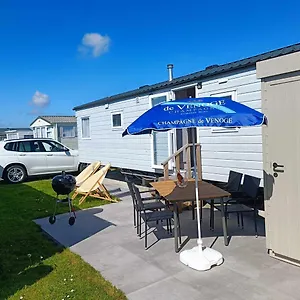  Camping Caravan Aan Zee Arnani