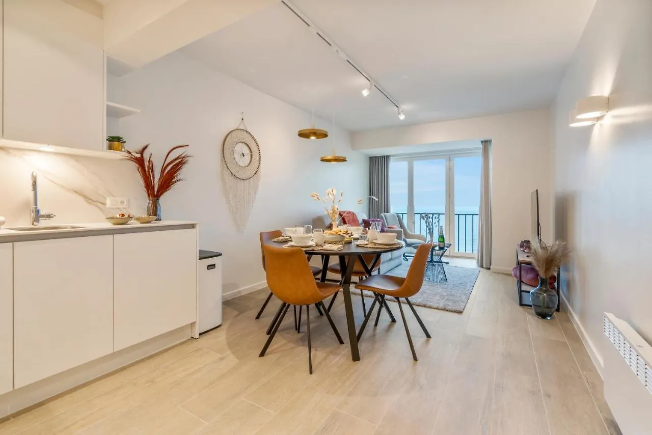 Seagusta - Sea View Apartment In Middelkerke